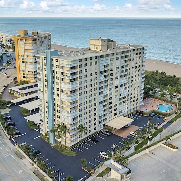 Jamaica House Condos For Sale in Pompano Beach