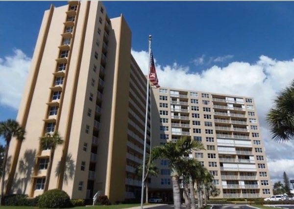 Granada House Condos For Sale in Pompano Beach