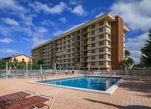 Tradewinds Condominium Of Pompano at 1009 N Ocean Blvd in Pompano Beach