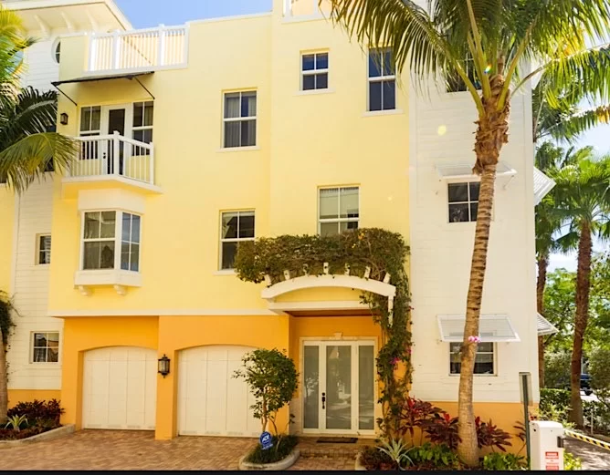 Village at Seagrape Townhomes For Sale in Lauderdale-By-The-Sea