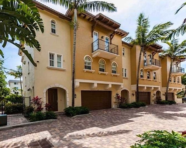 Ocean Enclave Townhomes For Sale in Pompano Beach