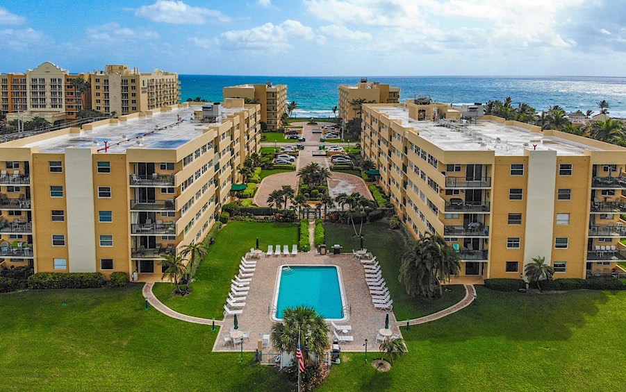 Port De Mer Condos, Hillsboro Mile