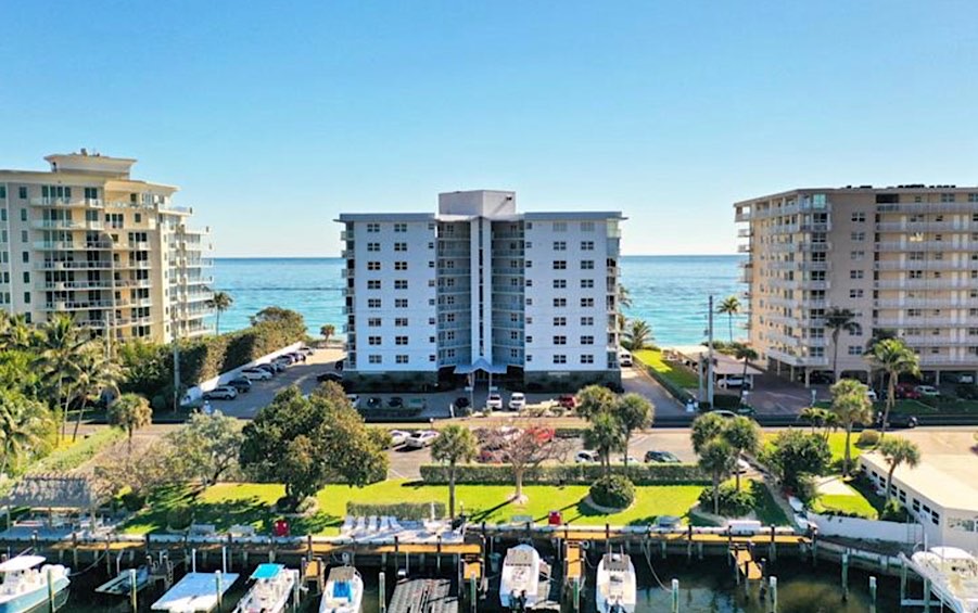 Highrise 9 stories offering docks & boat slips on the intracoastal as well as a privately owned beach! Come and see this beautful renovated building with amenities!