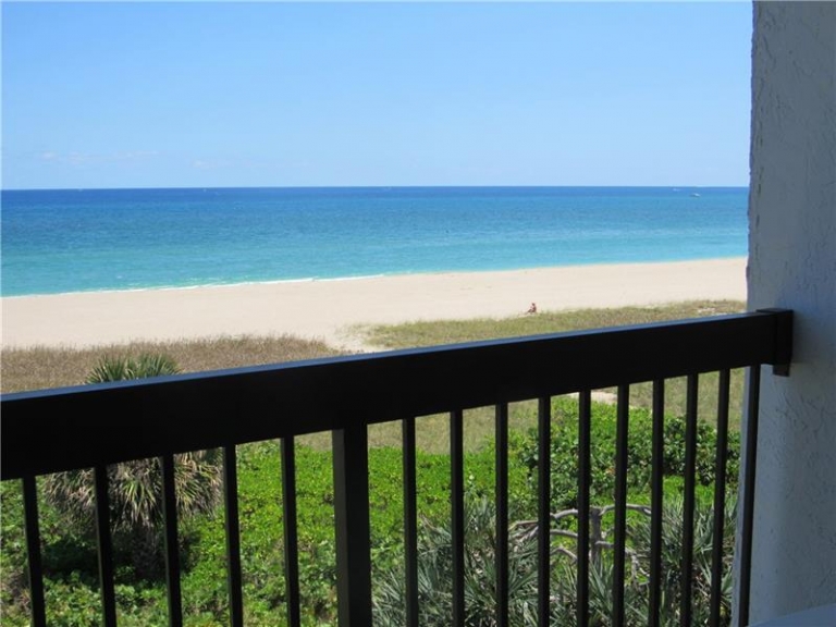 Silver Thatch Ocean Club Oceanfront Condos For Sale in Pompano Beach