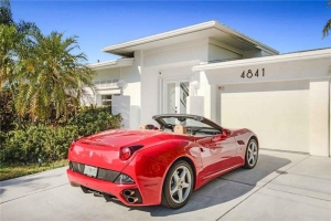 Lighthouse Point Homes with Garage