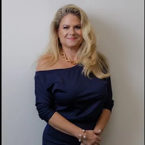 Roxanne Hall Realtor with Pompano Beach Realty